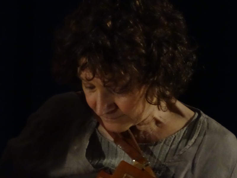 Francesca-Brusa-Pasque-Elenora-Rapone-Un-bacio-tra-due-terre-francescabrusapasque