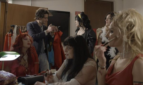 VANITOSE scena nei camerini