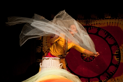 fiaba indiana danza con velo