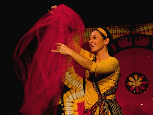 Fiaba Indiana, Francesca in scena con velo
